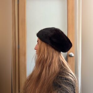 Women’s vintage mink fur hat